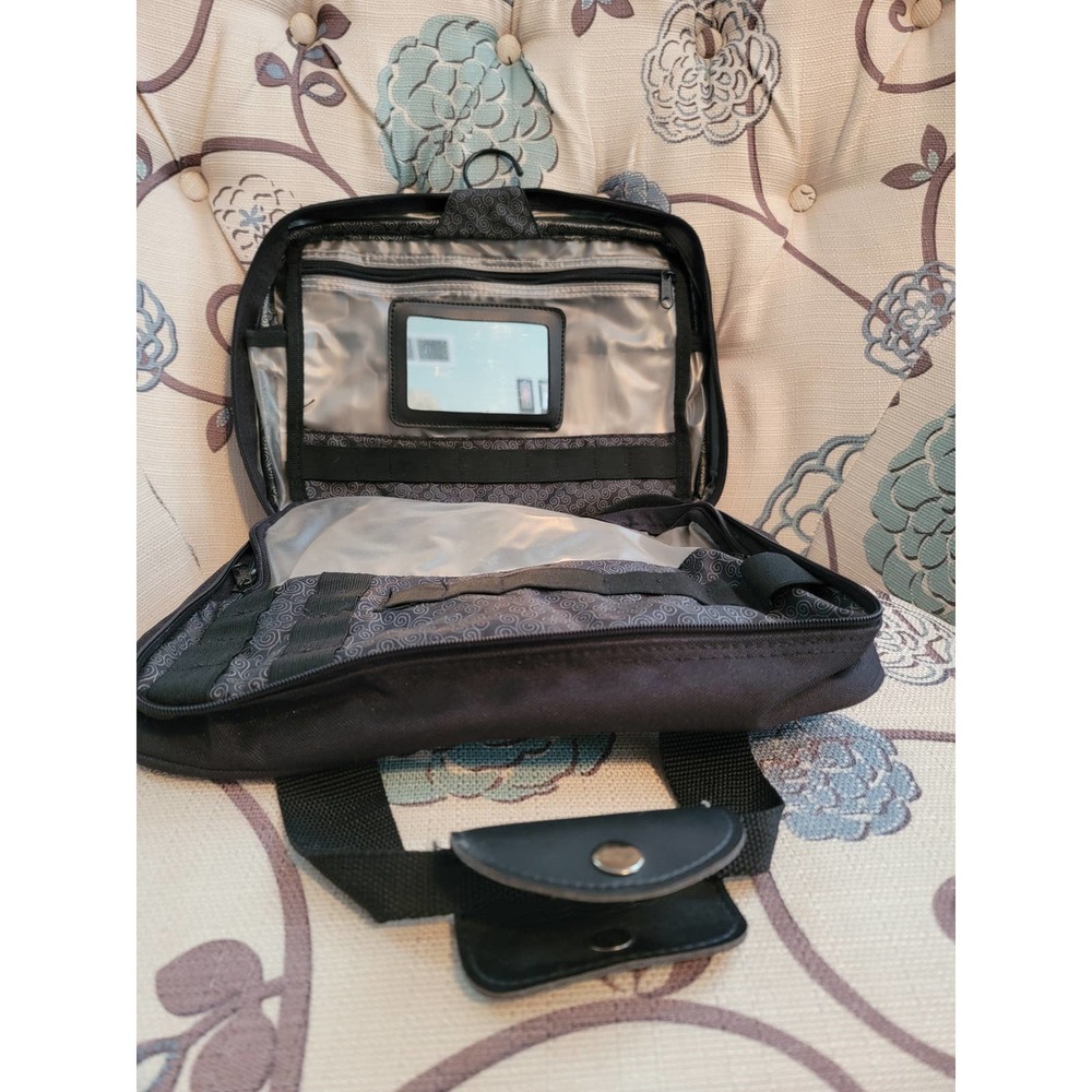 Travel toiletry bag